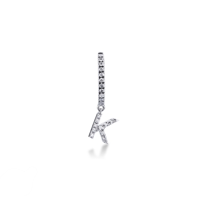 Mono boucle d'oreille en or blanc 18 carats, avec lettre K sertie de diamants
