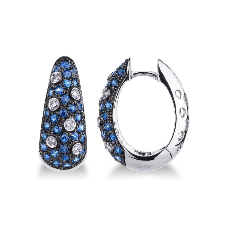 Créoles en or blanc 18k avec diamants et saphirs bleus