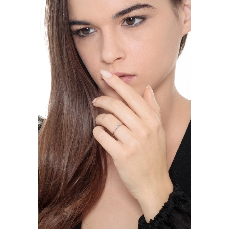 Bague solitaire diamant 0.15 ct et or blanc 18k  Bague solitaire diamant 0.15 ct et or blanc 18k