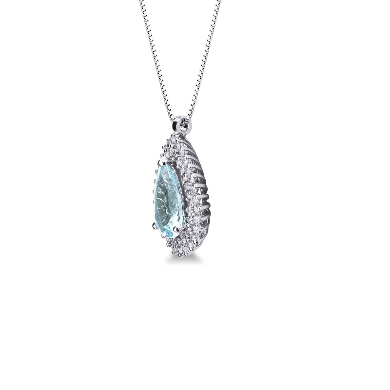 Collier en or blanc 18k avec aquamarine et diamants  Collier en or blanc 18k avec aquamarine et diamants
