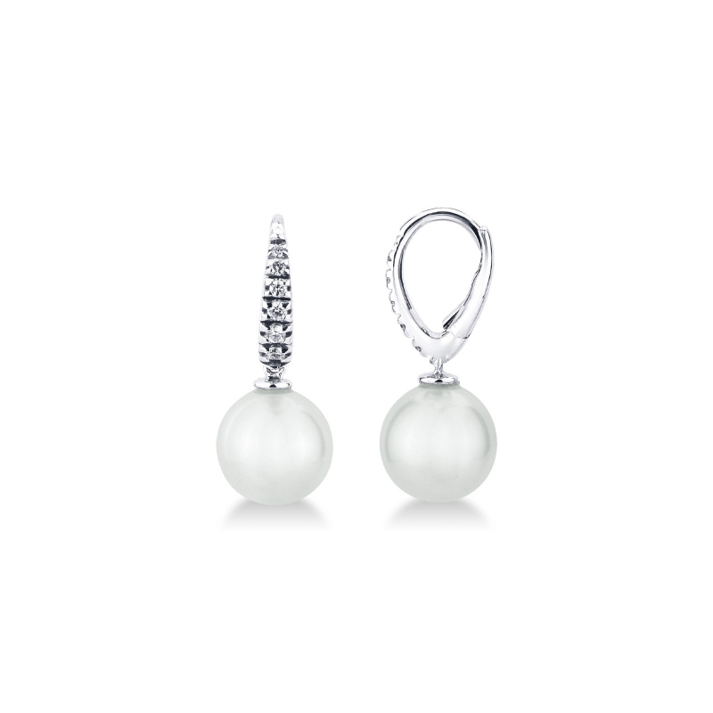 Boucles d’oreilles pendantes en or blanc 18k avec perles et diamants