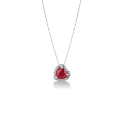 Collier en or blanc 18k avec rubis taille cœur entouré de diamants