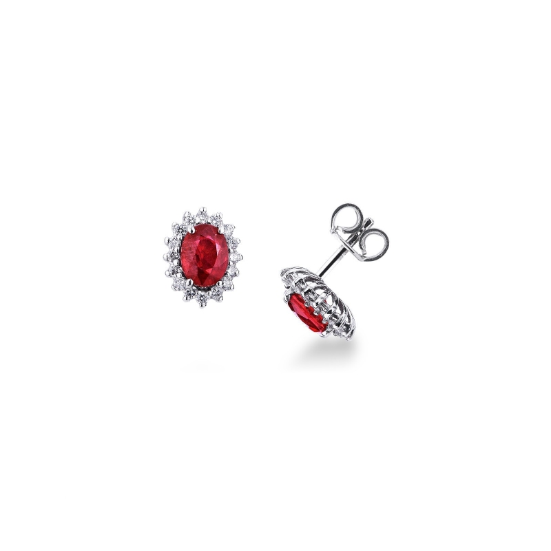 Boucles d’oreilles en or blanc 18k avec rubis ovales et diamants