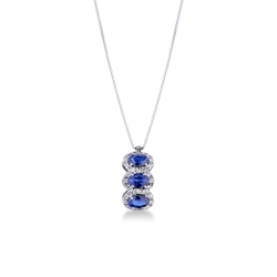 Collier en or 18k avec trois saphirs bleus ovales et diamants