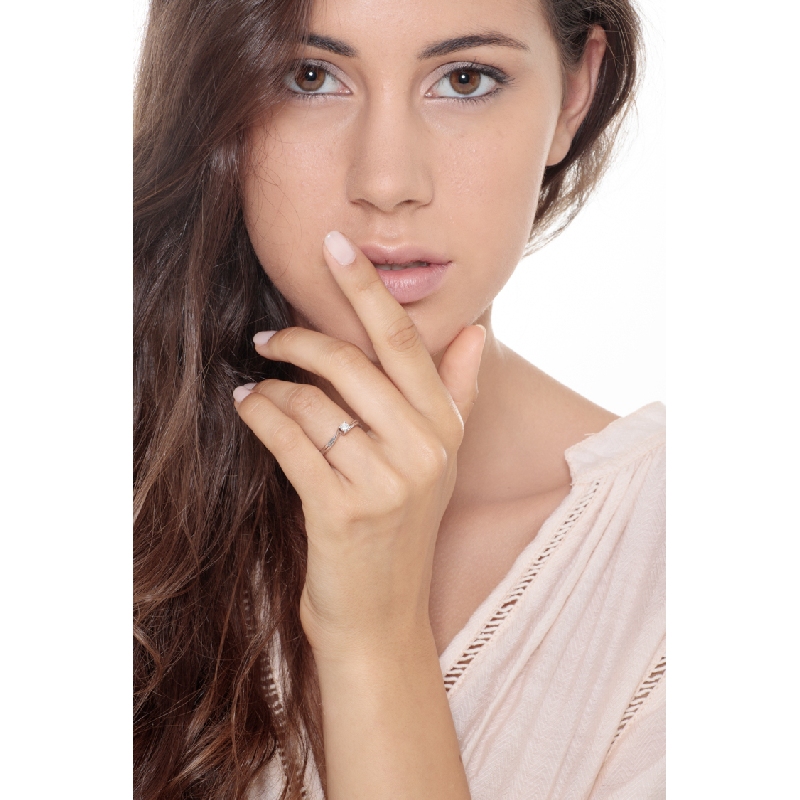 Bague or blanc solitaire diamant 0.15 ct Bague or blanc solitaire diamant 0.15 ct