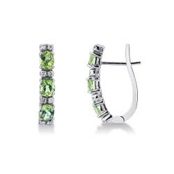 Boucles d’oreilles en or blanc 18k avec péridots et diamants