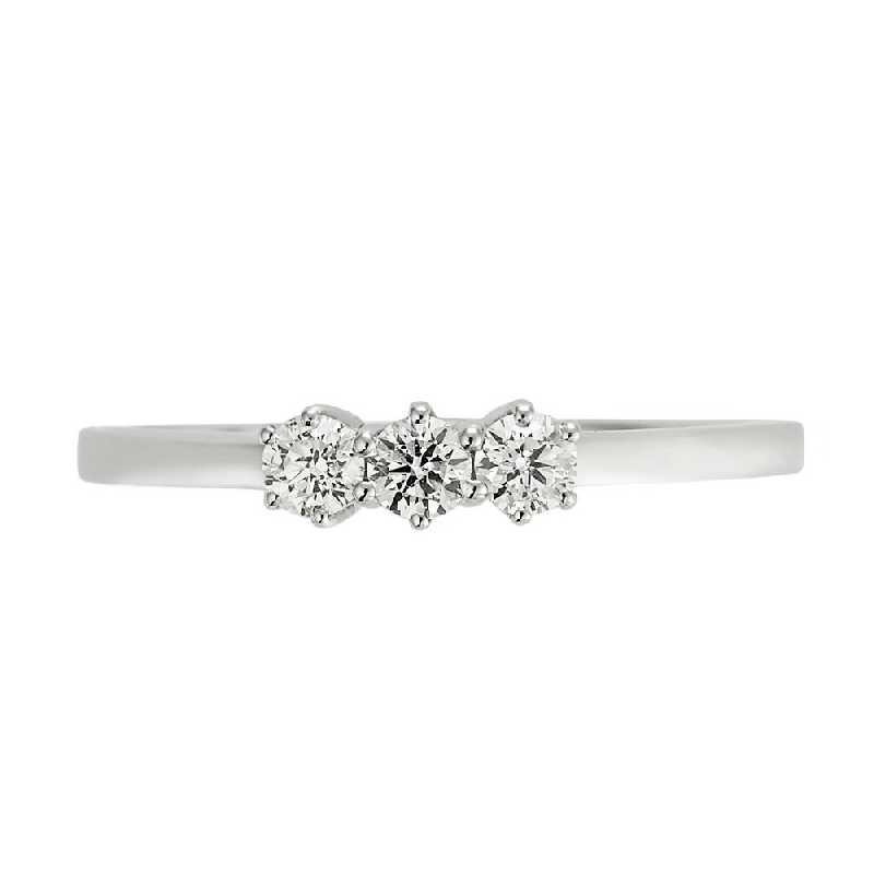 Bague modèle trilogie en or blanc 18k avec 3 diamants Bague modèle trilogie en or blanc 18k avec 3 diamants