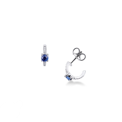 Boucles d’oreilles en or blanc 18k avec saphirs bleus et diamants