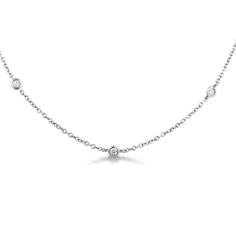Collier en or blanc 18 carats avec diamants de 0,05 ct Collier en or blanc 18 carats avec diamants de 0,05 ct