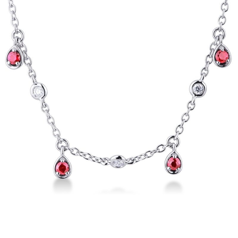 Collier en or blanc 18 carats avec pendentifs goutte rubis et diamants Collier en or blanc 18 carats avec pendentifs goutte rubis et diamants