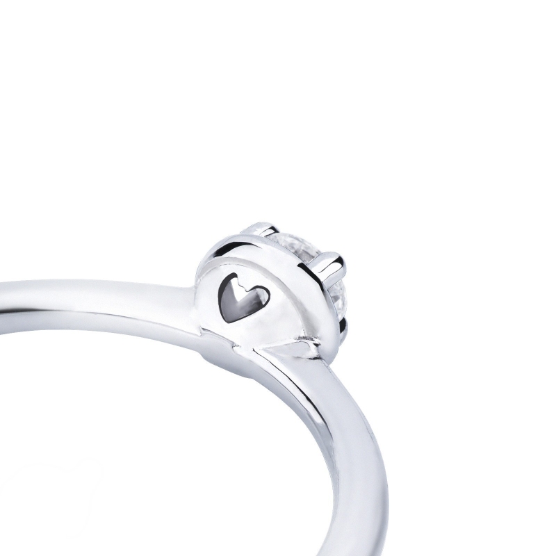 Bague solitaire diamant et or blanc 18k ,  ct. 0,15 Bague solitaire diamant et or blanc 18k ,  ct. 0,15