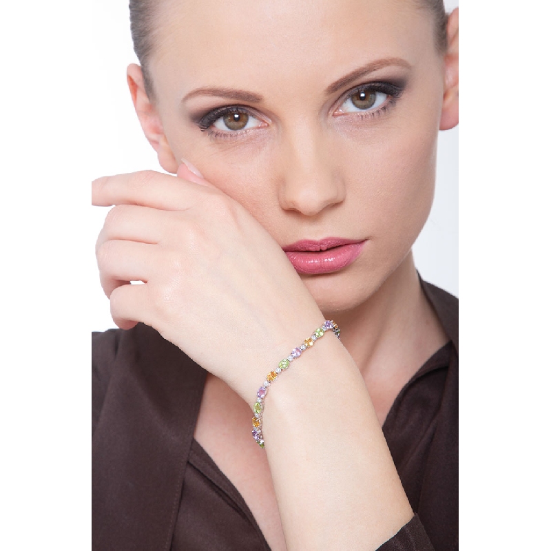 Bracelet en or blanc 18k avec topazes multicolores Bracelet en or blanc 18k avec topazes multicolores