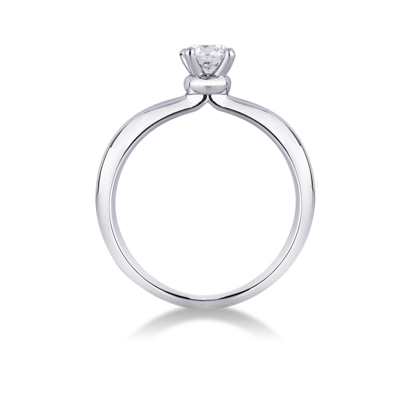 Bague solitaire en or blanc 18k avec diamant 0.50 ct Bague solitaire en or blanc 18k avec diamant 0.50 ct