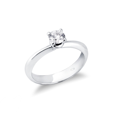 Bague solitaire en or blanc 18k avec diamant 0.50 ct