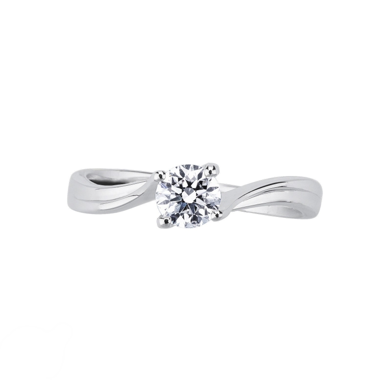 Solitaire en or blanc 18 carats avec un diamant de 0,50 ct Solitaire en or blanc 18 carats avec un diamant de 0,50 ct