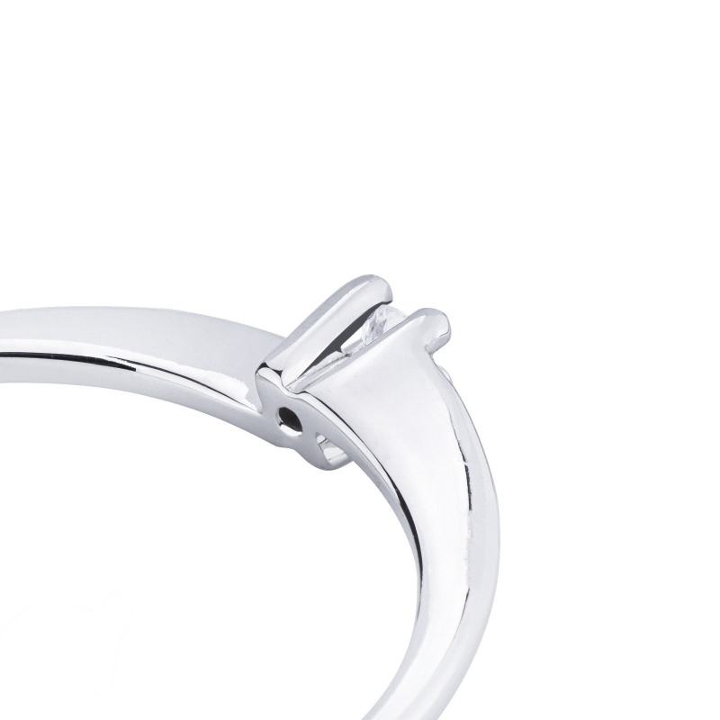 Bague solitaire en or blanc 18 carats avec diamant 0,04 Bague solitaire en or blanc 18 carats avec diamant 0,04