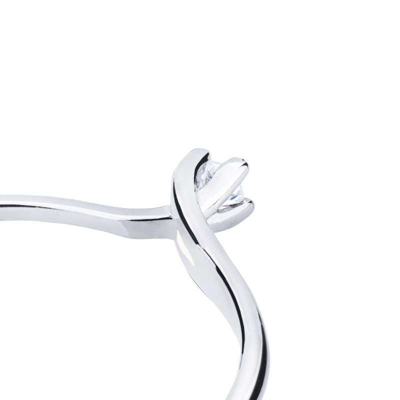 Solitaire en or blanc 18 carats avec diamant 0,04 ct Solitaire en or blanc 18 carats avec diamant 0,04 ct