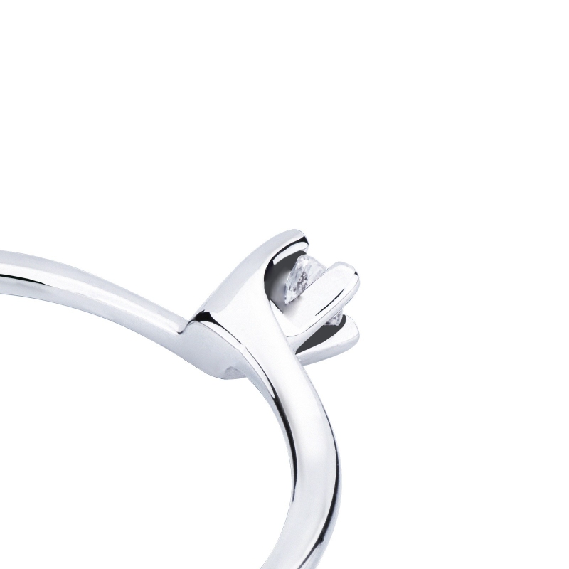 Bague solitaire en or blanc 750 avec diamant 0,04 ct Bague solitaire en or blanc 750 avec diamant 0,04 ct