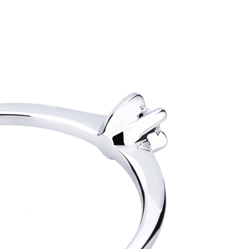 Bague 0.04 ct  solitaire en or blanc 18 carats avec diamant  Bague 0.04 ct  solitaire en or blanc 18 carats avec diamant