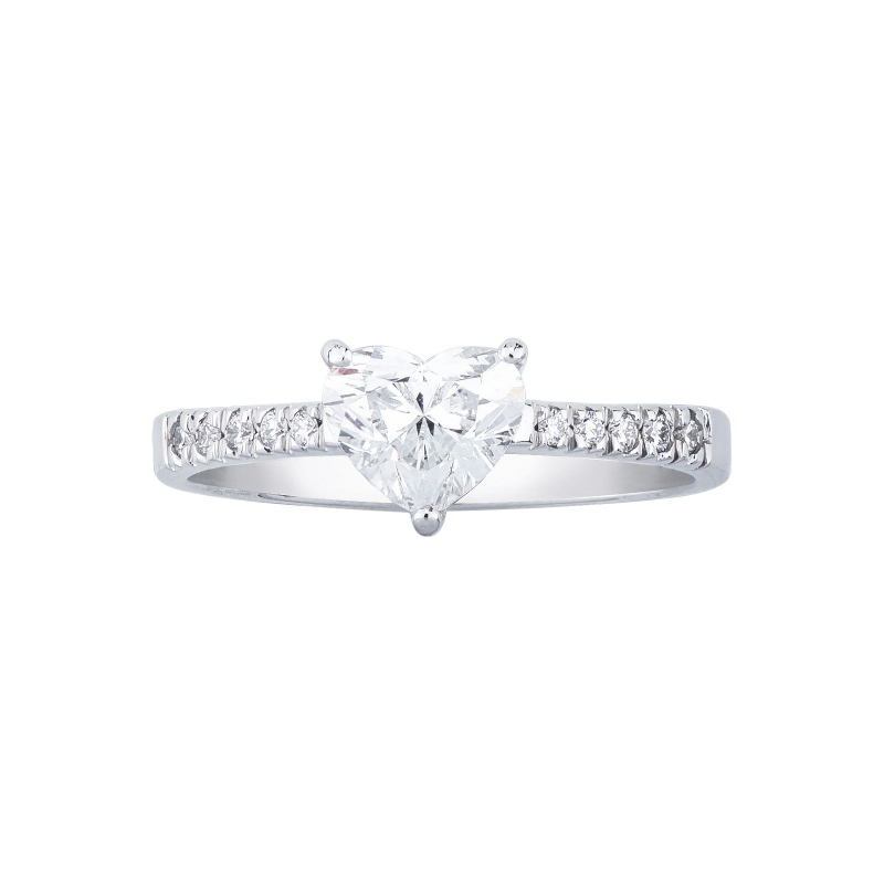 Bague solitaire en or blanc 18k avec un diamant cœur certifié GIA CT.1.00  Bague solitaire en or blanc 18k avec un diamant cœur certifié GIA CT.1.00