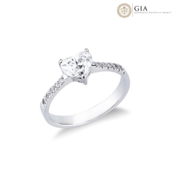 Bague solitaire en or blanc 18k avec un diamant cœur certifié GIA CT.1.00