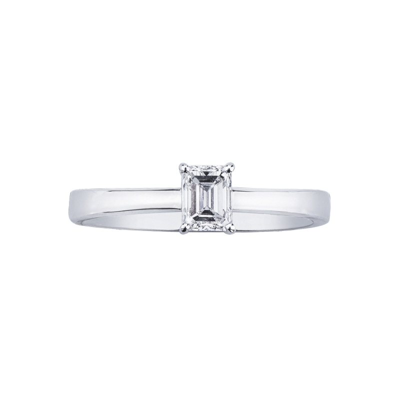Bague avec diamant taille émeraude 0,50 ct GIA en or blanc 18k Bague avec diamant taille émeraude 0,50 ct GIA en or blanc 18k