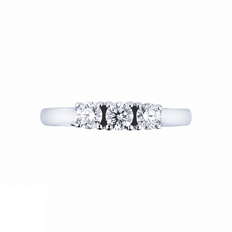 Bague en or blanc 18k avec 3 diamants 0.45 ct Bague en or blanc 18k avec 3 diamants 0.45 ct