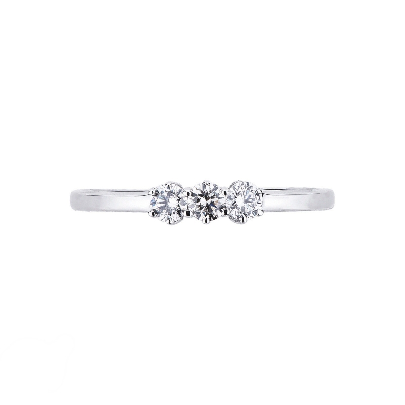 Bague trilogie en or blanc 18k avec diamants 0.15 ct Bague trilogie en or blanc 18k avec diamants 0.15 ct