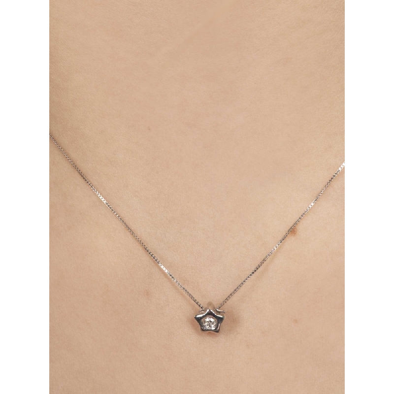 Collier or blanc femme  avec pendentif en forme d'étoile et diamant 0.04 ct
