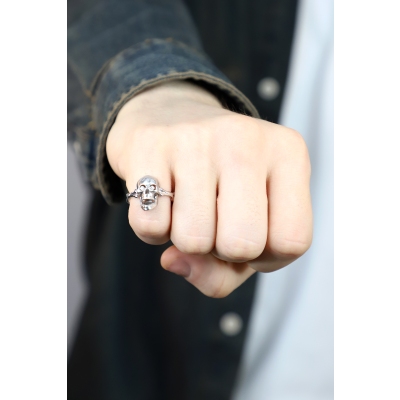 Bague en or blanc 18k tête de mort et diamants