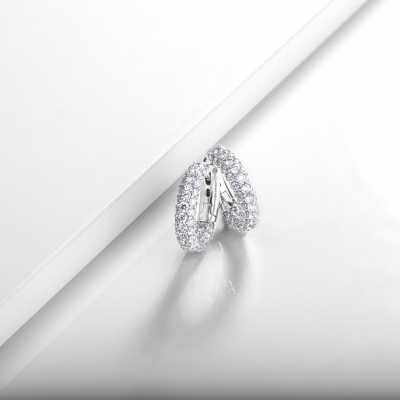 Boucles d’oreilles créoles en or blanc 18k avec diamants naturels