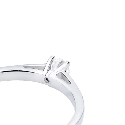  Bague solitaire en or blanc 18k avec diamant CT 0,15 