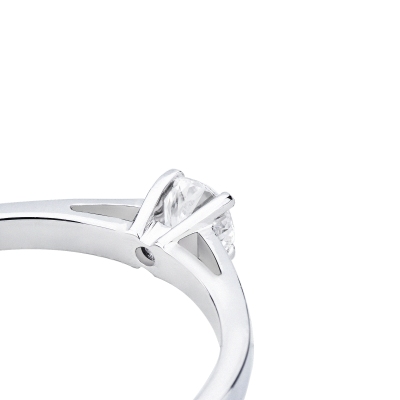 Bague solitaire en or blanc 18k avec diamant CT 0,25