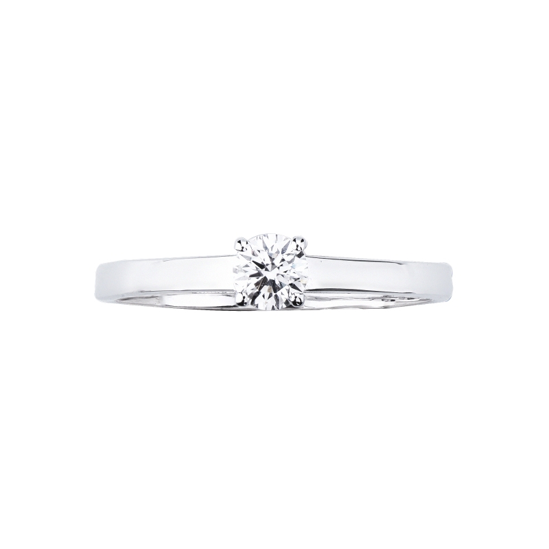 Bague solitaire quatre griffes en or blanc 18k avec diamant CT 0,30  Bague solitaire quatre griffes en or blanc 18k avec diamant CT 0,30