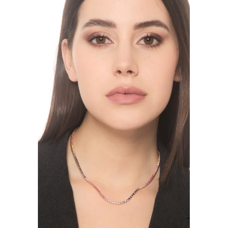 Collier tennis en or jaune 18k serti de saphirs multicolores arc-en-ciel Collier tennis en or jaune 18k serti de saphirs multicolores arc-en-ciel