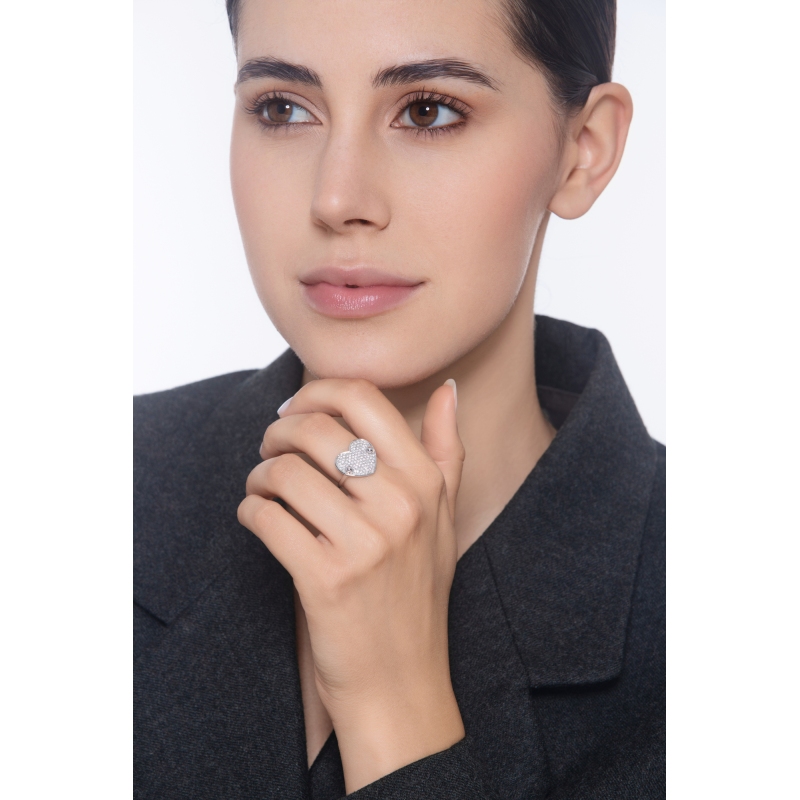 Bague cœur pavé en or blanc 18 carats avec diamants