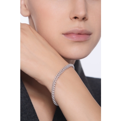 Bracelet design tissé en or blanc 18k serti de diamants 