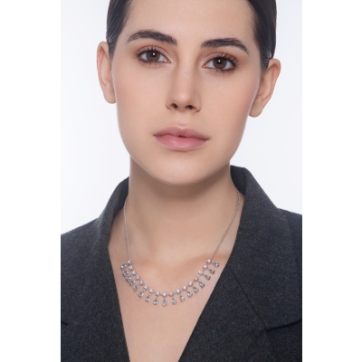 Collier en or blanc 18 carats avec aigue-marine en goutte et diamants