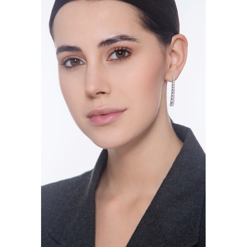Boucles d’oreilles femme tennis en or blanc 18k avec diamants dégradés