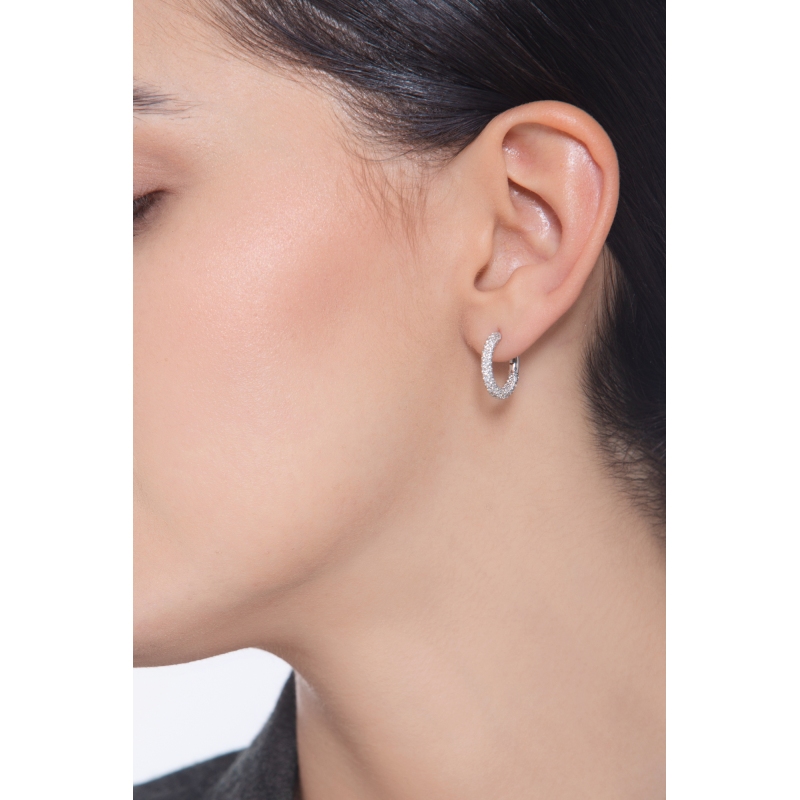  Boucles d’oreilles créoles en or blanc 18k avec diamants