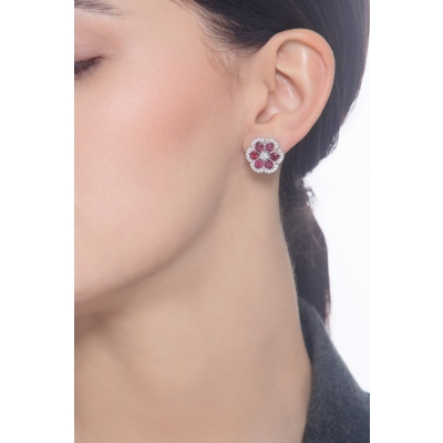 Boucles d'oreilles fleur avec Rubis et Diamants en Or Blanc 18k