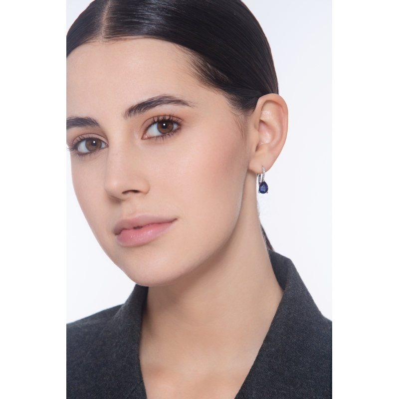 Boucles d’oreilles en or blanc 750 avec saphir bleu poire et diamants Boucles d’oreilles en or blanc 750 avec saphir bleu poire et diamants