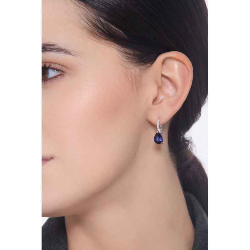Boucles d’oreilles en or blanc 750 avec saphir bleu poire et diamants Boucles d’oreilles en or blanc 750 avec saphir bleu poire et diamants