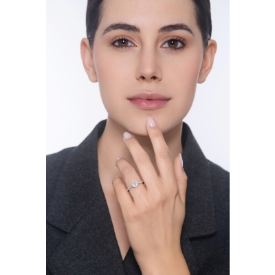 Bague solitaire en or blanc 18 carats avec diamant cœur GIA ct 0,30