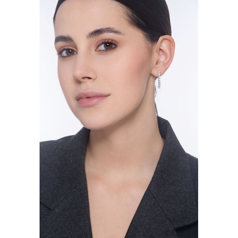 Boucles d'oreilles tennis en or blanc 18 carats avec diamants gradués