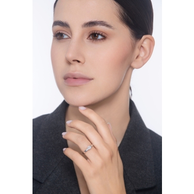 Bague solitaire en or blanc 18k avec diamant 0,50 ct