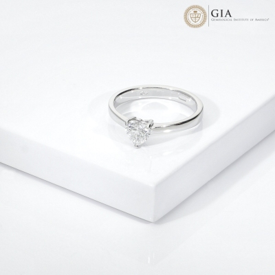 Bague solitaire or blanc 18k avec diamant coeur GIA 0.50 ct 