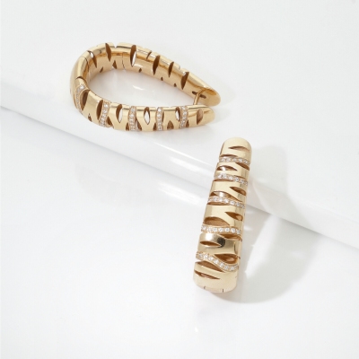 Boucles or rose 18k avec diamants et finition striée