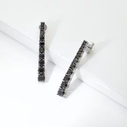Boucles d oreilles tennis en or blanc 18k avec diamants noirs