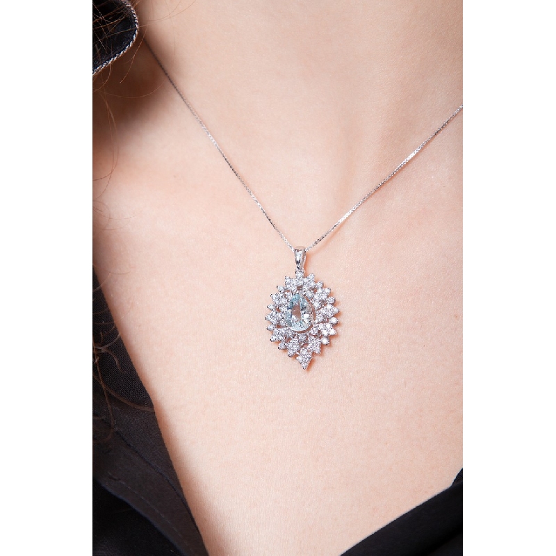 Collier pendentif diamants aigue-marine or blanc 750 Collier pendentif diamants aigue-marine or blanc 750